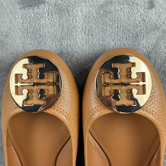 Tory Burch Reva Ballet Flats Tan Pebbled Leather Gold Logo 50008691 9.5M - Picture 14 of 16